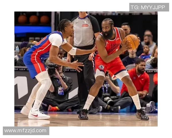 篮网与快船精彩对决直播在线观看全程回放及赛后分析分享