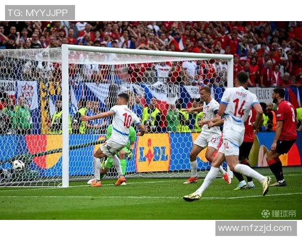 希克荣膺欧洲杯最佳射手展现出色进攻能力引发广泛关注